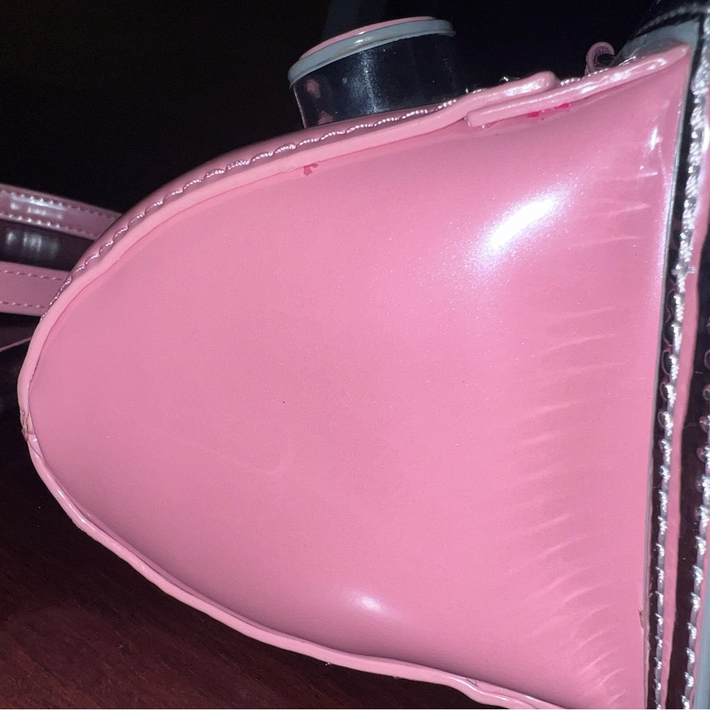 Betsey Johnson Kitch Iron bag NWT Pink Patent Crossbody Bag with Silver Chain - Picture 7 of 9